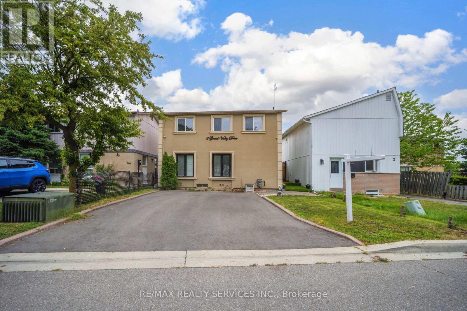 3 GRAND VALLEY DRIVE, Brampton, Ontario
