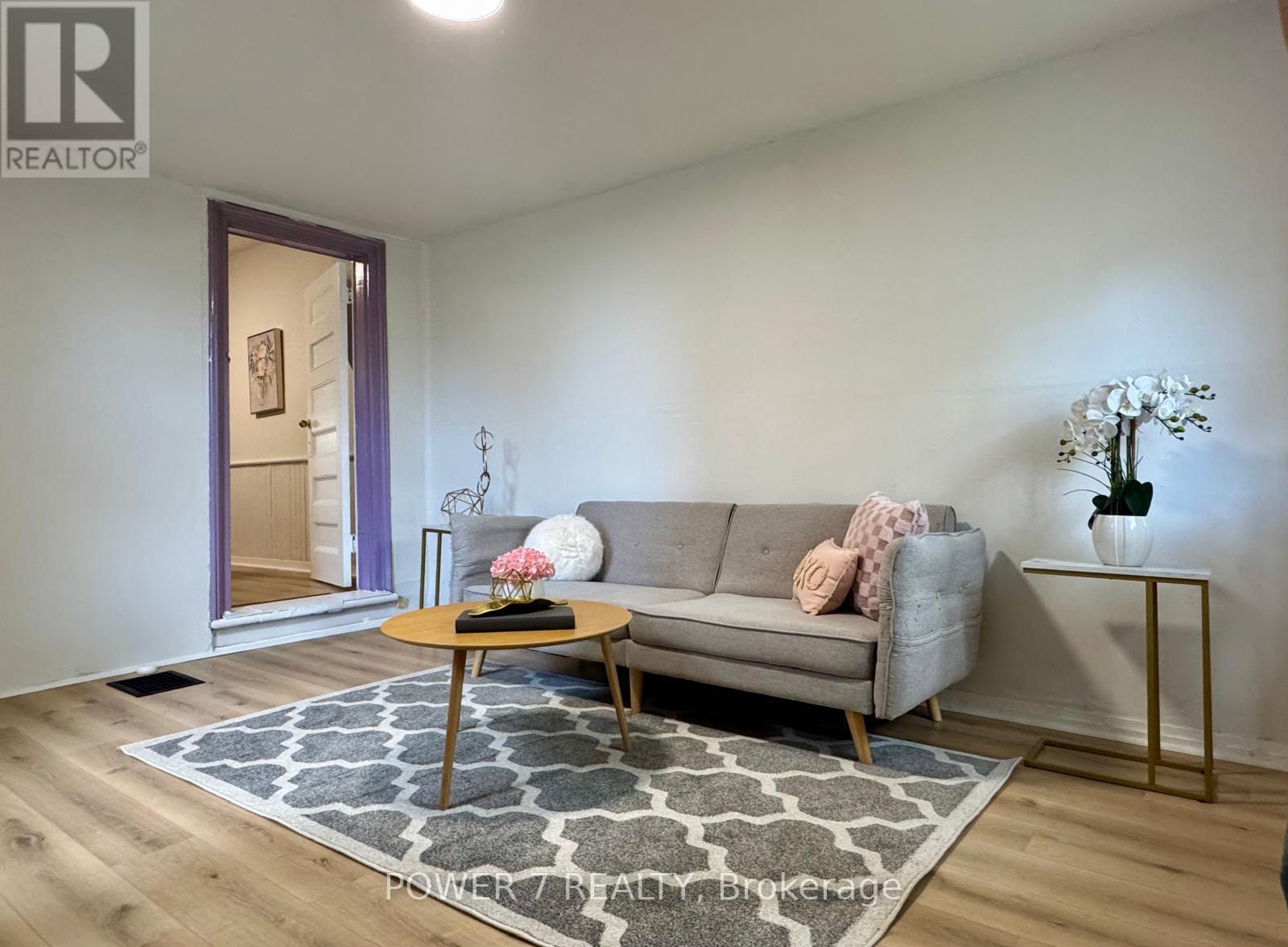 810 Ossington Avenue, Toronto, Ontario  M6G 3V1 - Photo 11 - W13647362