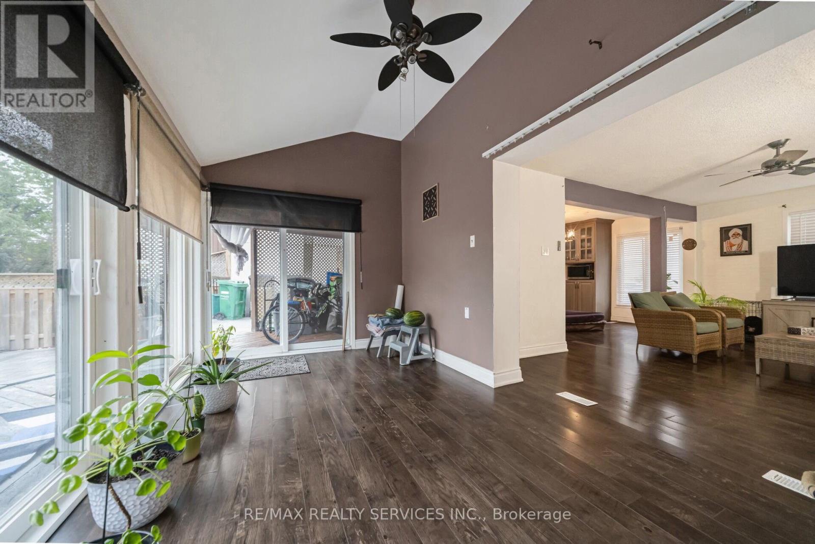3 Grand Valley Drive, Brampton, Ontario  L6S 2L1 - Photo 18 - W13644668
