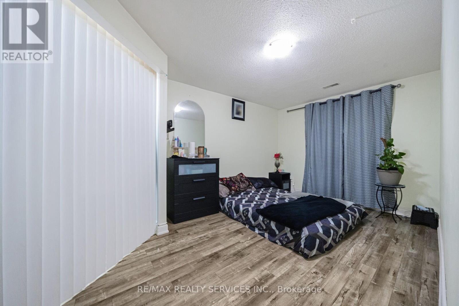 3 Grand Valley Drive, Brampton, Ontario  L6S 2L1 - Photo 21 - W13644668