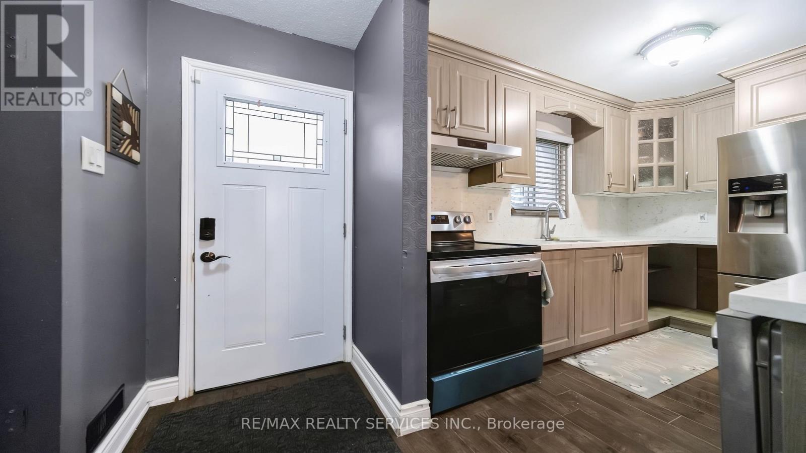 3 Grand Valley Drive, Brampton, Ontario  L6S 2L1 - Photo 6 - W13644668
