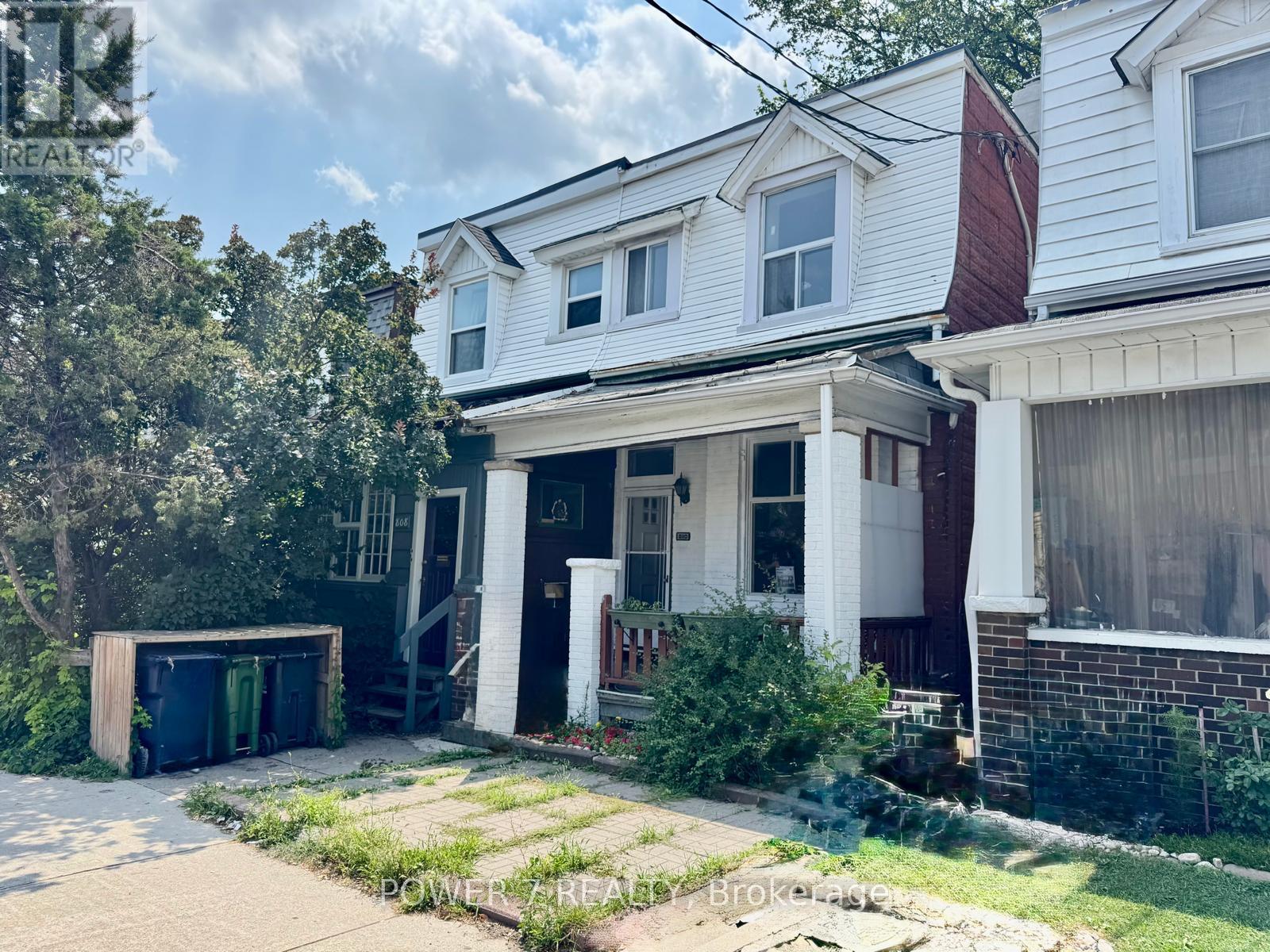 810 OSSINGTON AVENUE, Toronto, Ontario