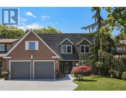 11 CANMORE BOULEVARD, Toronto, Ontario