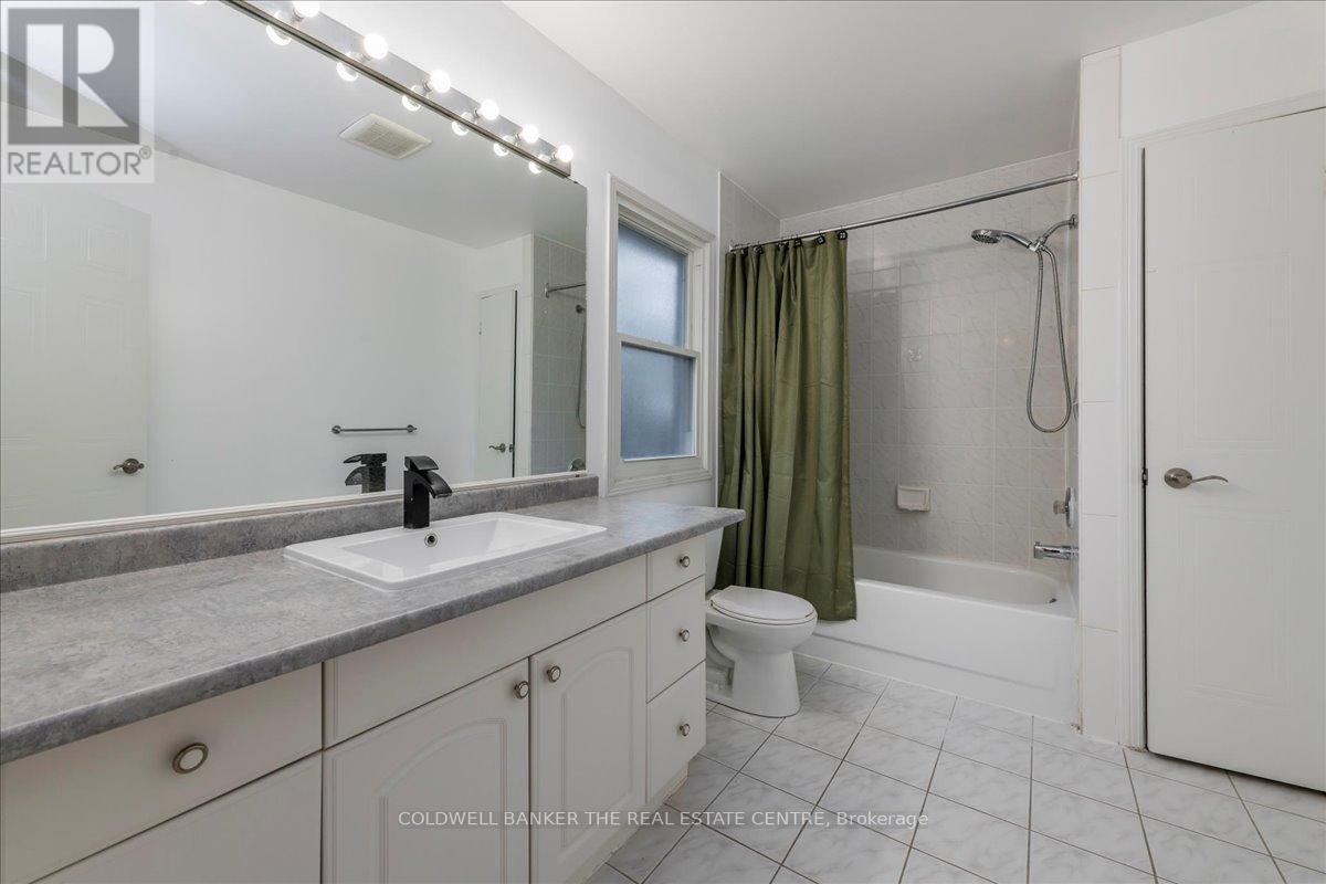 9 - 119 D'ambrosio Drive, Barrie, Ontario L4N 7N7 - Photo 13 - S13654418