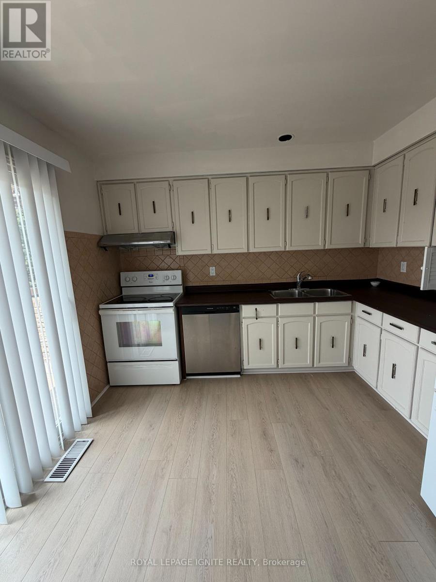 8 - 17 Sandhurst Circle, Toronto, Ontario M1S 4B2 - Photo 3 - E13642336
