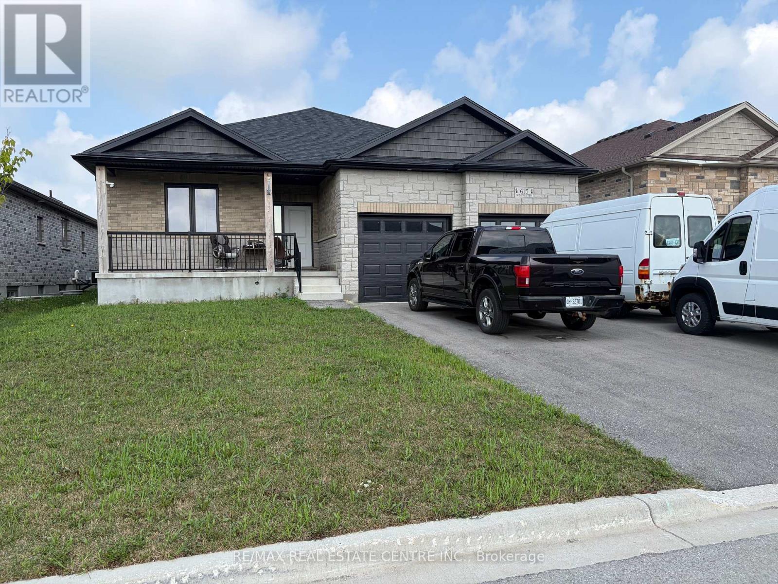 615 Winchester Avenue S, North Perth, Ontario  N4W 0J9 - Photo 2 - X13654452