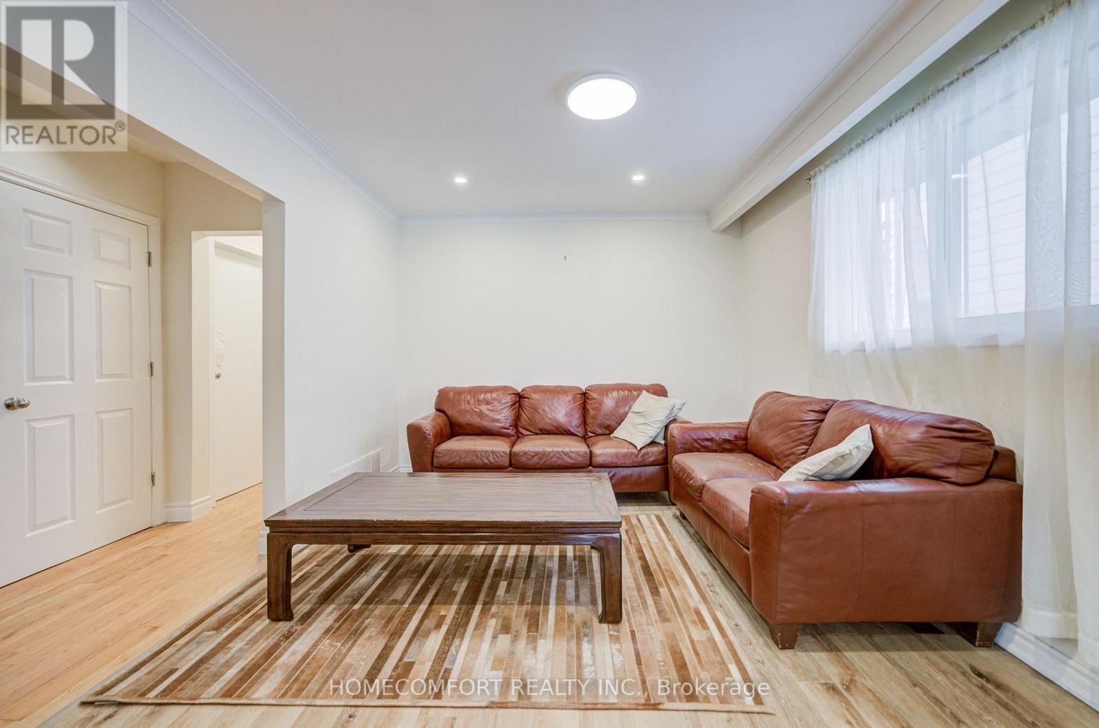 70 Hunt ( Main Floor ) Avenue, Richmond Hill, Ontario  L4C 4G9 - Photo 12 - N13594080