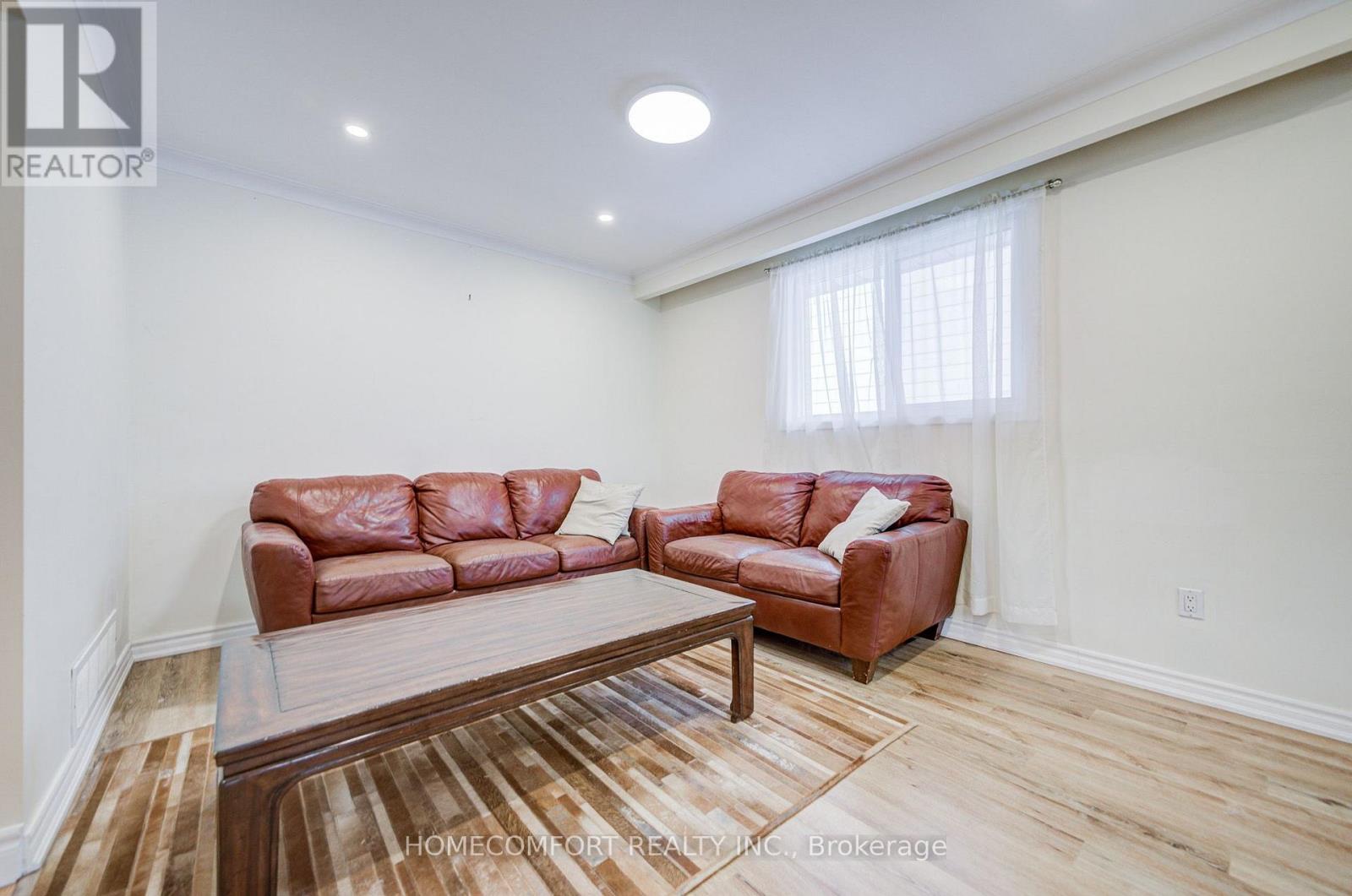 70 Hunt ( Main Floor ) Avenue, Richmond Hill, Ontario  L4C 4G9 - Photo 14 - N13594080