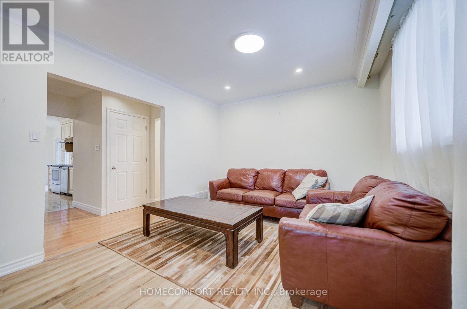 70 Hunt ( Main Floor ) Avenue, Richmond Hill, Ontario  L4C 4G9 - Photo 13 - N13594080