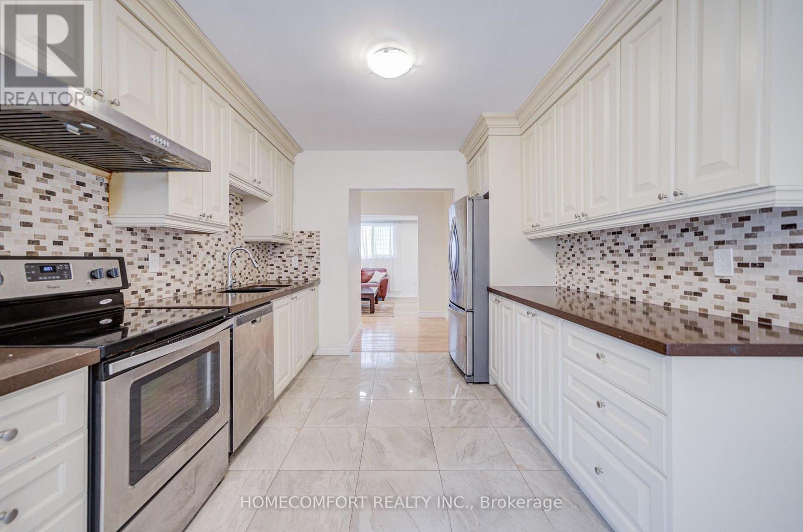 70 Hunt ( Main Floor ) Avenue, Richmond Hill, Ontario  L4C 4G9 - Photo 19 - N13594080