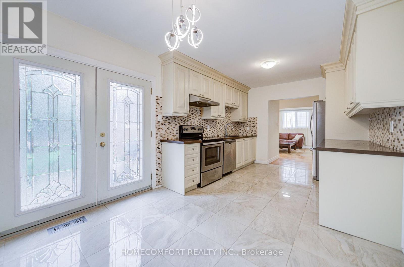 70 Hunt ( Main Floor ) Avenue, Richmond Hill, Ontario  L4C 4G9 - Photo 22 - N13594080
