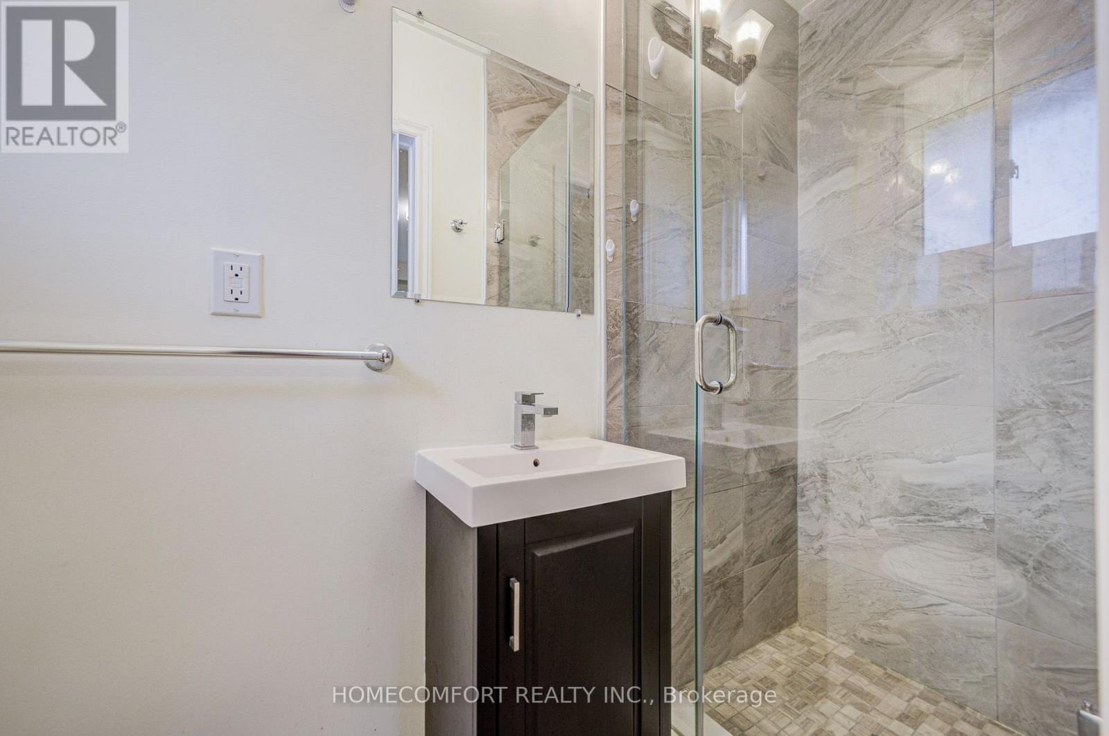 70 Hunt ( Main Floor ) Avenue, Richmond Hill, Ontario  L4C 4G9 - Photo 36 - N13594080