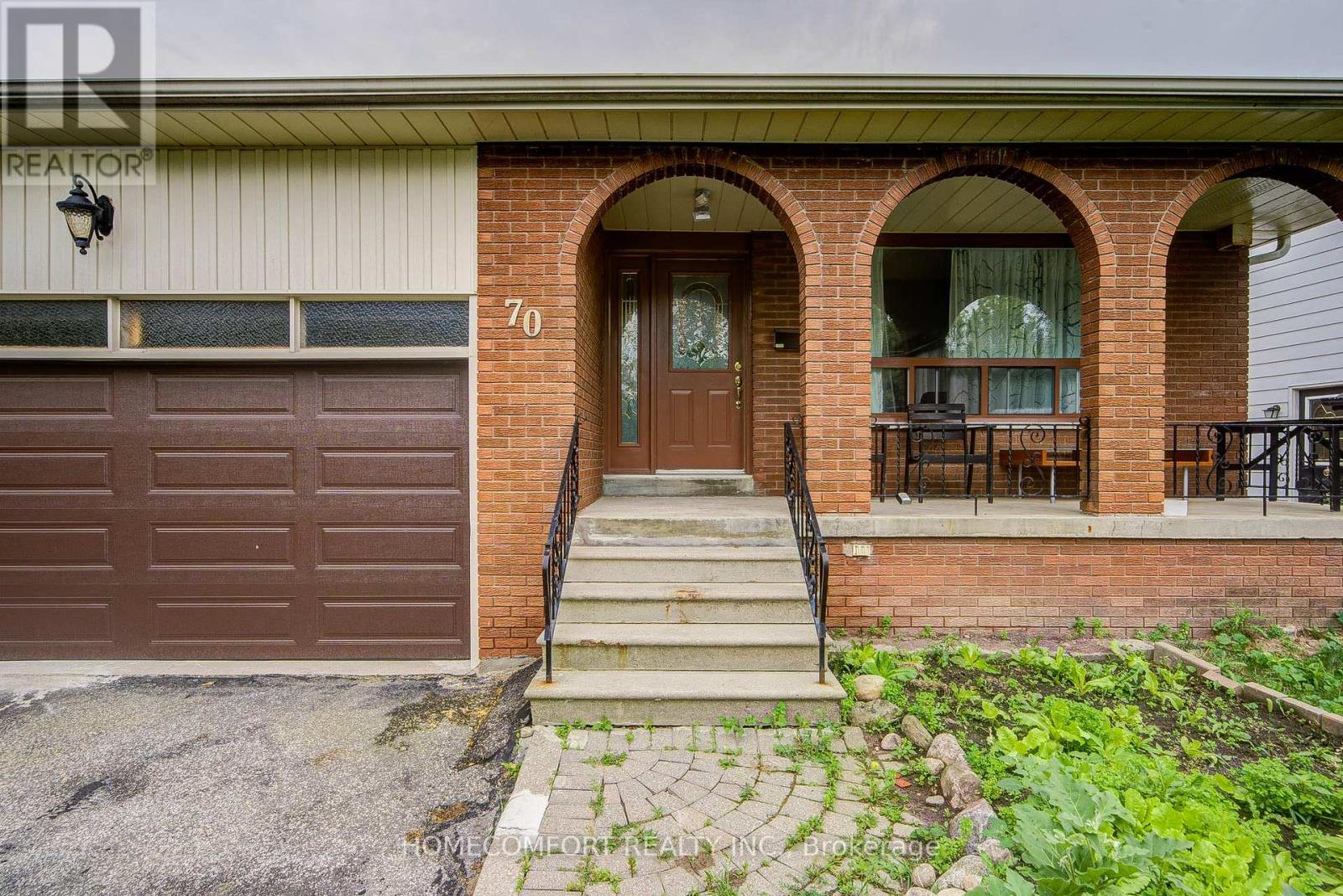 70 Hunt ( Main Floor ) Avenue, Richmond Hill, Ontario  L4C 4G9 - Photo 4 - N13594080