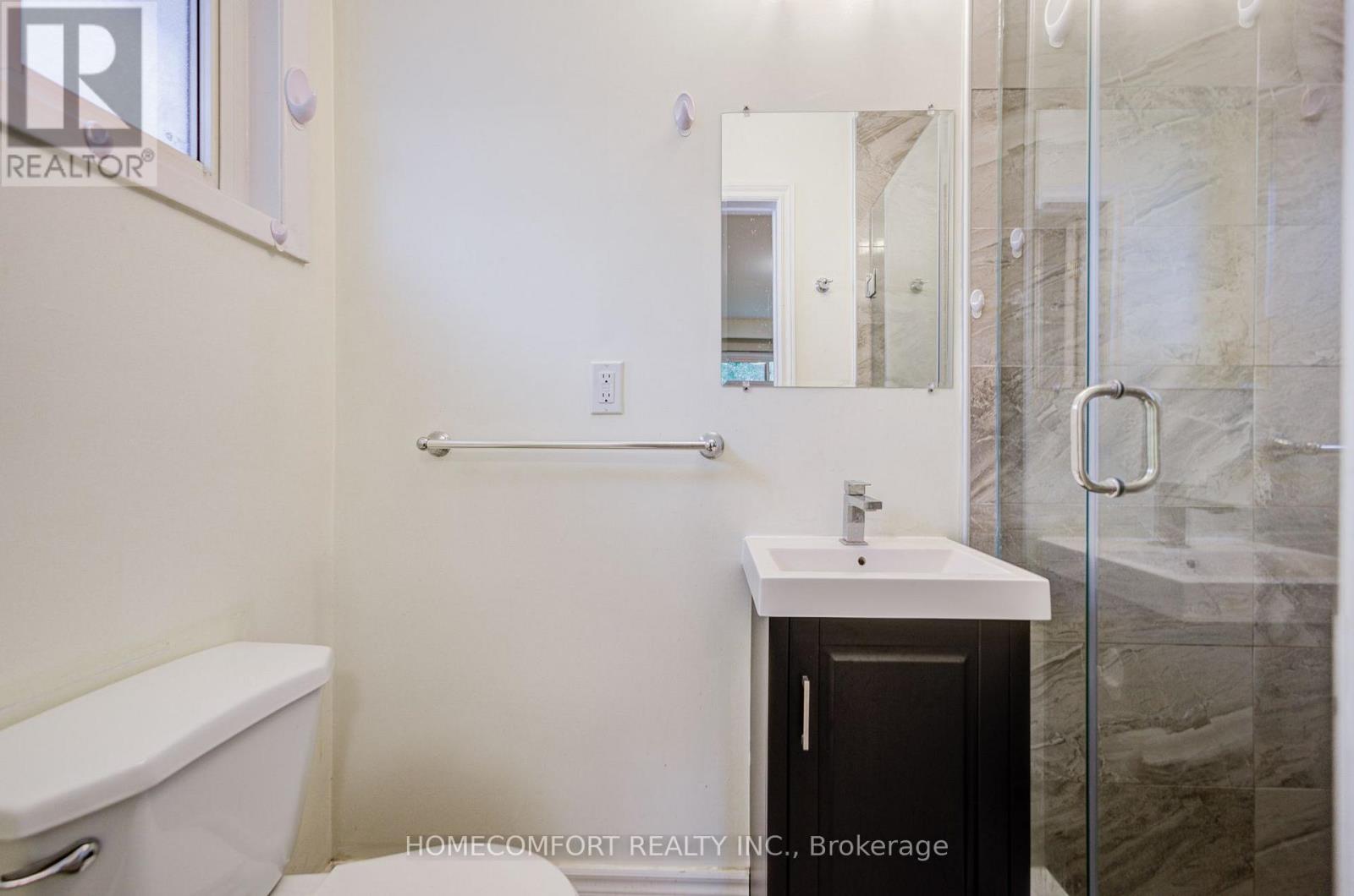 70 Hunt ( Main Floor ) Avenue, Richmond Hill, Ontario  L4C 4G9 - Photo 35 - N13594080