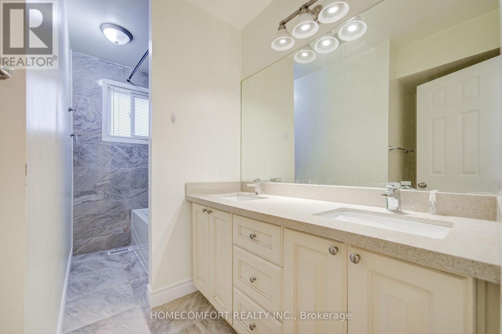 70 Hunt ( Main Floor ) Avenue, Richmond Hill, Ontario  L4C 4G9 - Photo 28 - N13594080