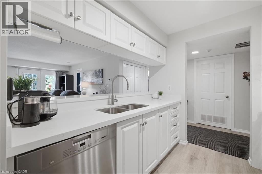 216 Plains Road W Unit# E305, Burlington, Ontario  L7T 4L3 - Photo 17 - 40854314