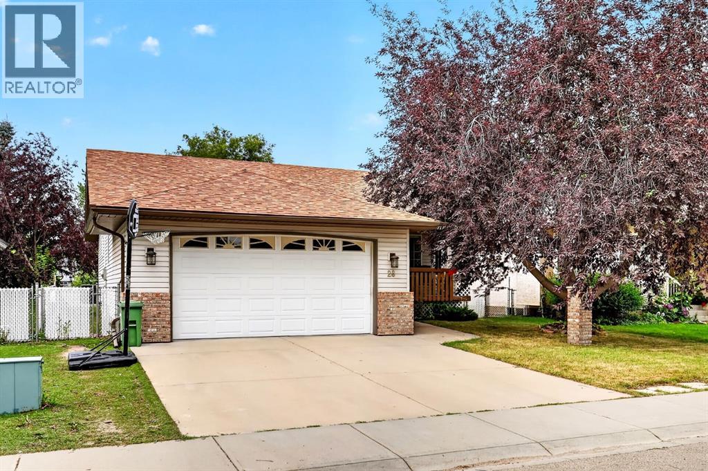 28 Cambridge Glen Drive, Strathmore, Alberta  T1P 1N3 - Photo 3 - A2335161