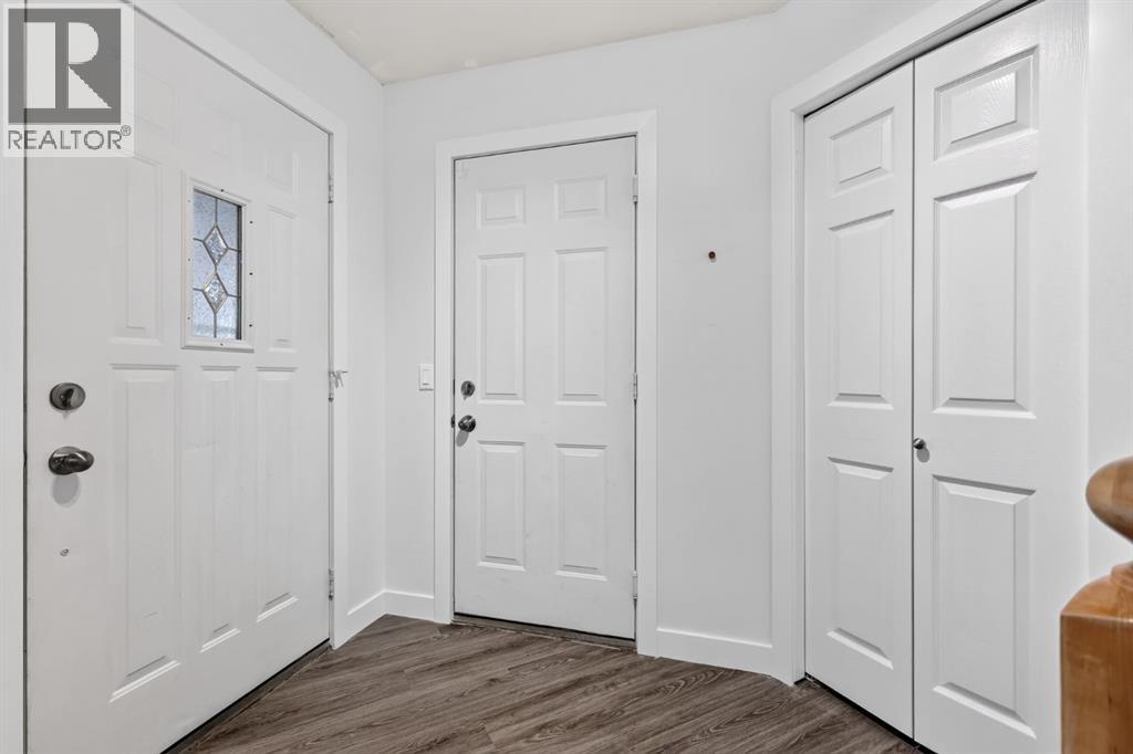 28 Cambridge Glen Drive, Strathmore, Alberta  T1P 1N3 - Photo 4 - A2335161