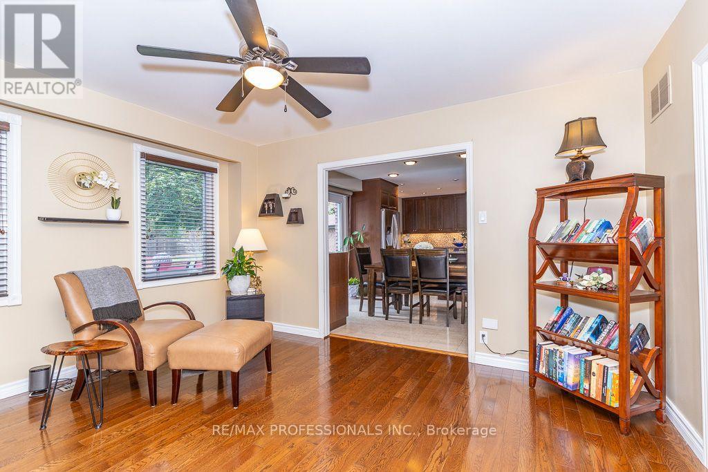 2604 Barrisdale Court, Mississauga, Ontario  L5N 2H2 - Photo 13 - W13654468