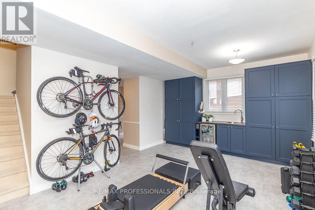 2604 Barrisdale Court, Mississauga, Ontario  L5N 2H2 - Photo 18 - W13654468