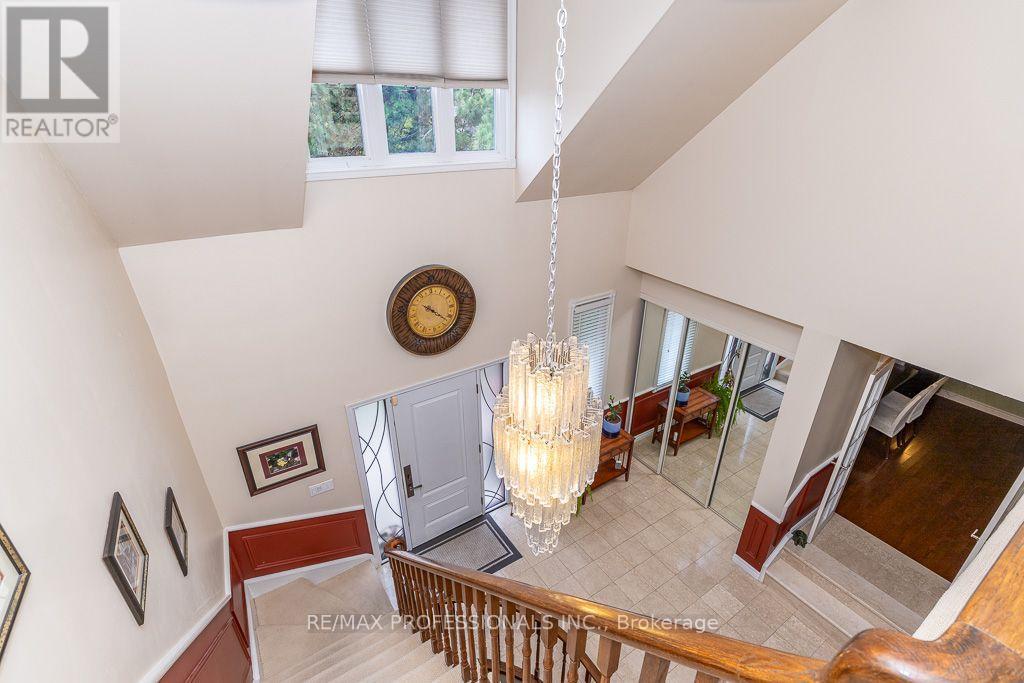 2604 Barrisdale Court, Mississauga, Ontario  L5N 2H2 - Photo 20 - W13654468
