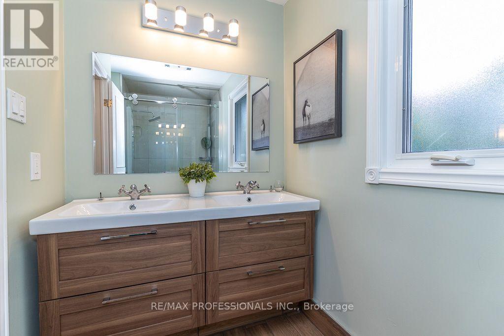 2604 Barrisdale Court, Mississauga, Ontario  L5N 2H2 - Photo 27 - W13654468