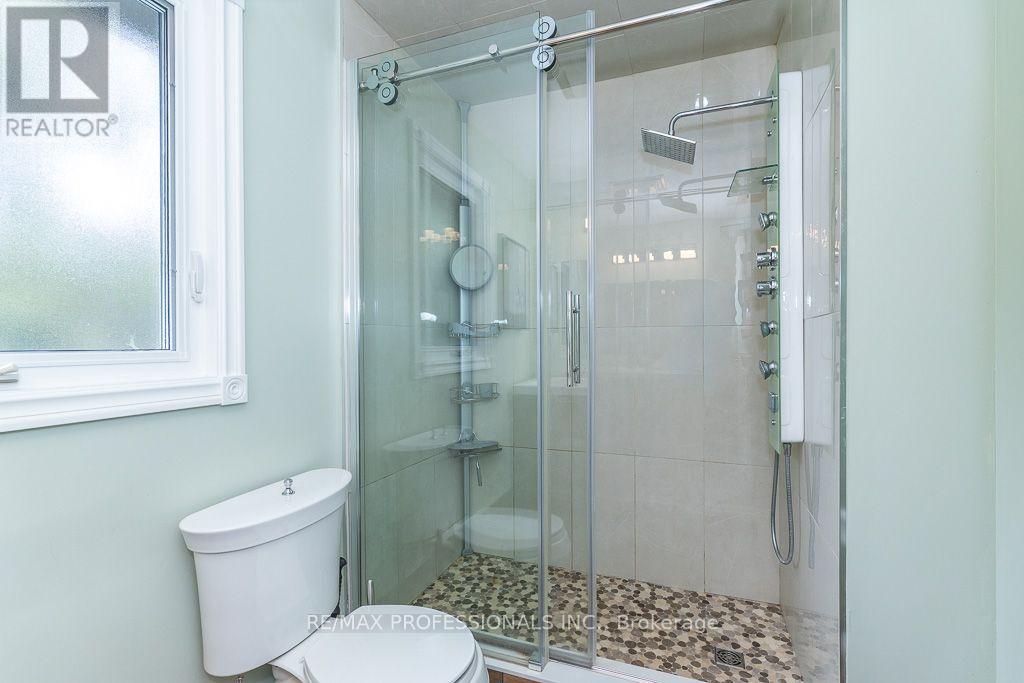 2604 Barrisdale Court, Mississauga, Ontario  L5N 2H2 - Photo 28 - W13654468