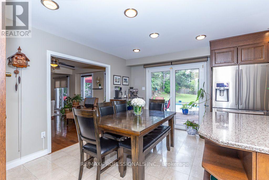 2604 Barrisdale Court, Mississauga, Ontario  L5N 2H2 - Photo 6 - W13654468
