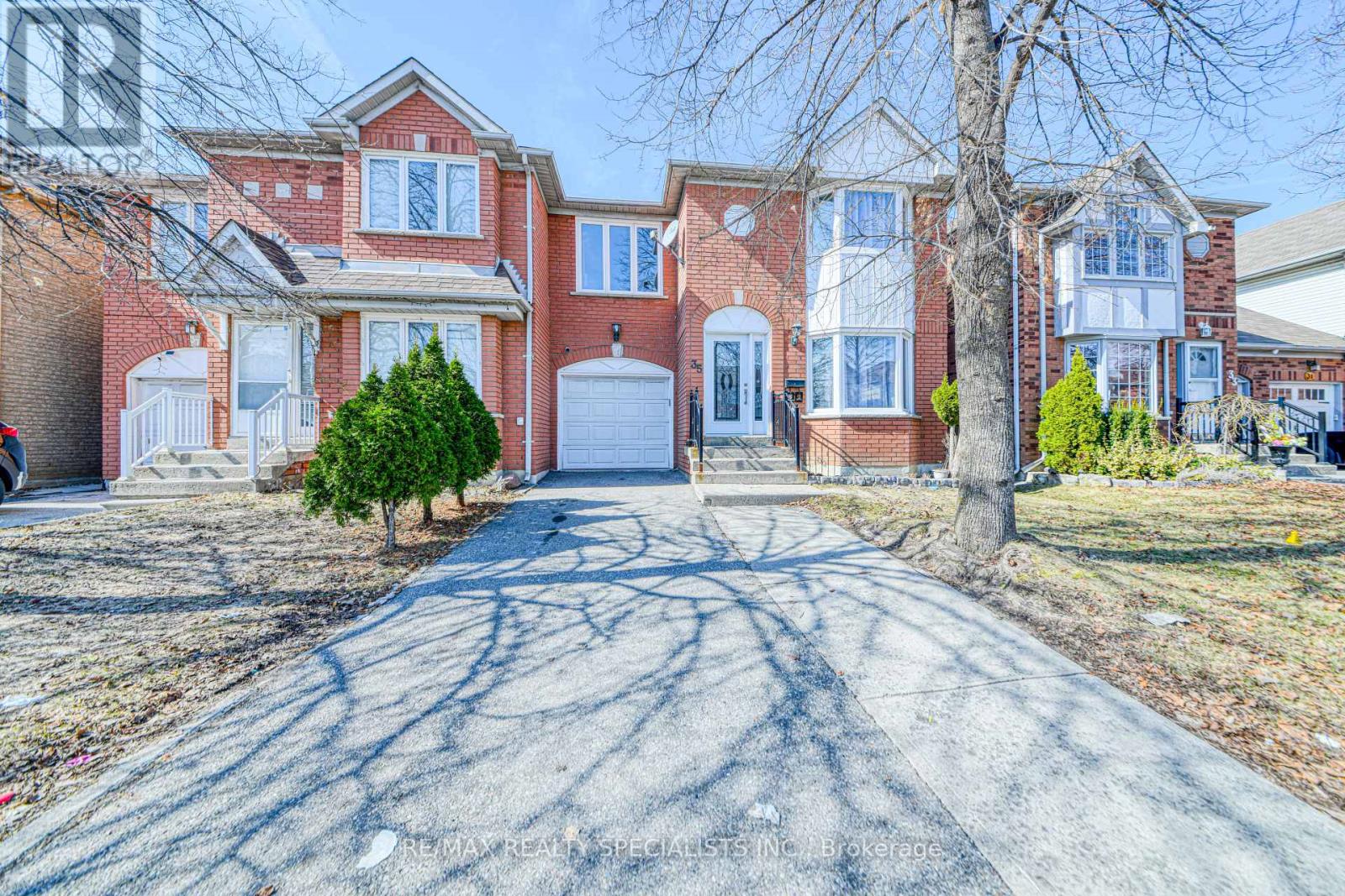 35 SOFTNEEDLE AVENUE, Brampton, Ontario