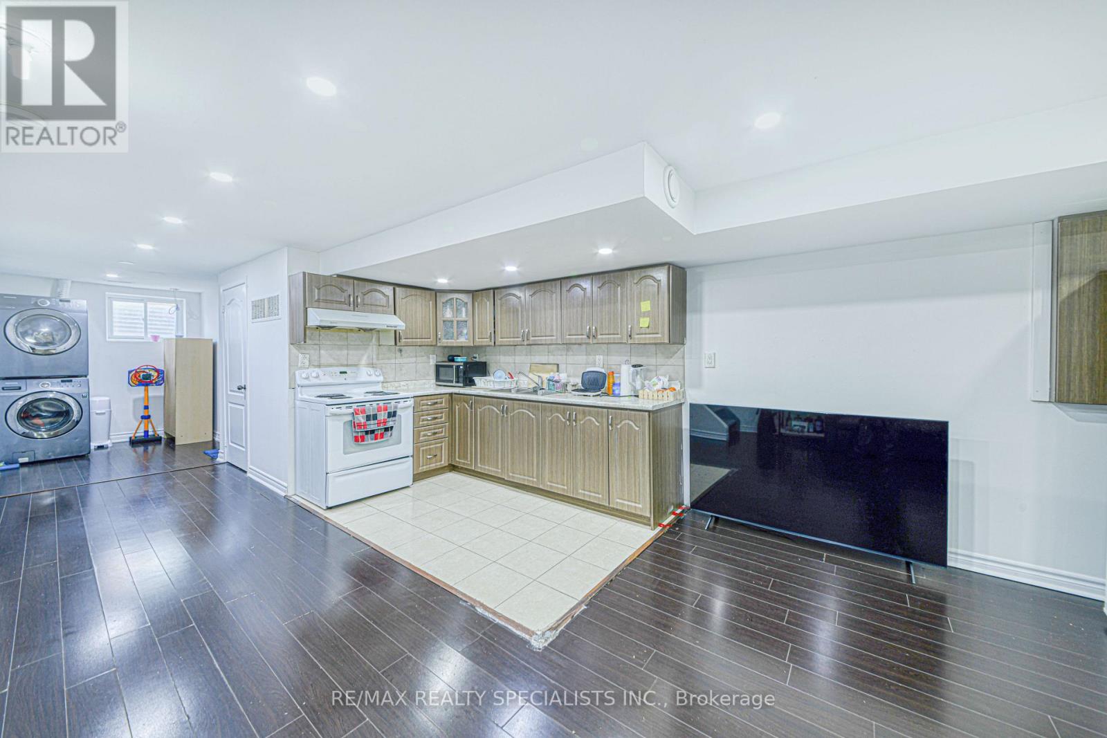 35 Softneedle Avenue, Brampton, Ontario  L6R 1K4 - Photo 10 - W13654506