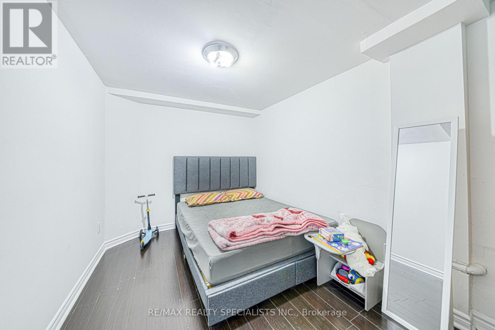 35 Softneedle Avenue, Brampton, Ontario  L6R 1K4 - Photo 11 - W13654506