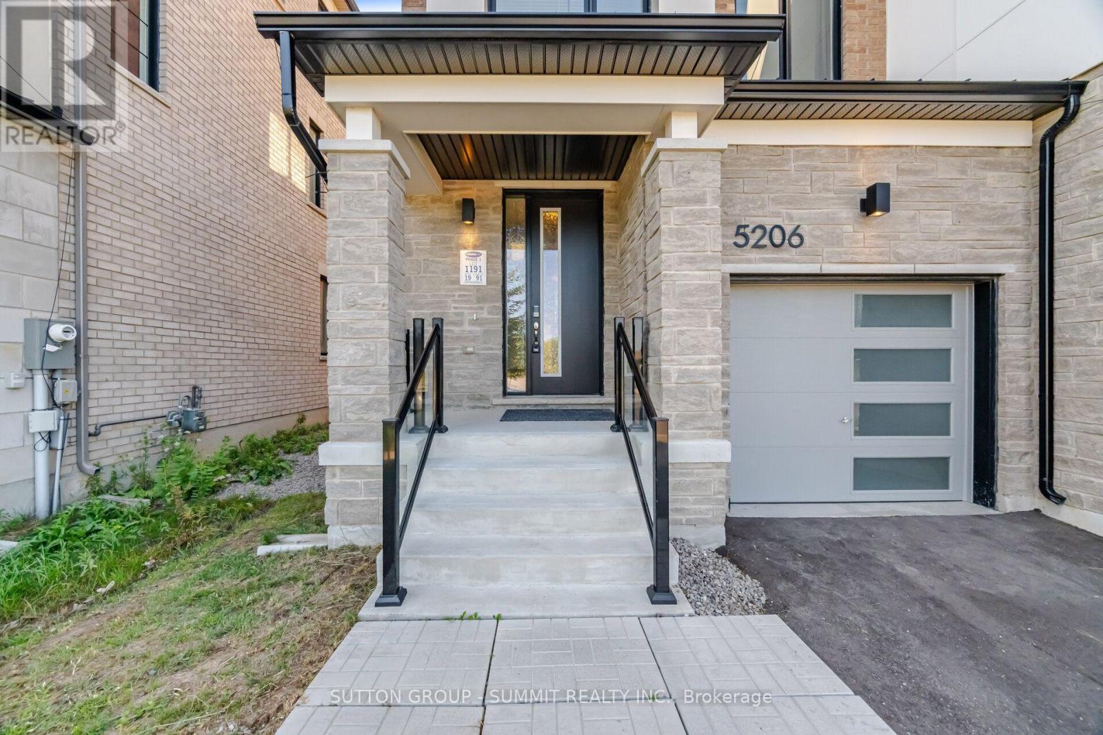 5206 Viola Desmond Drive, Mississauga, Ontario  L5M 2S7 - Photo 2 - W13654510