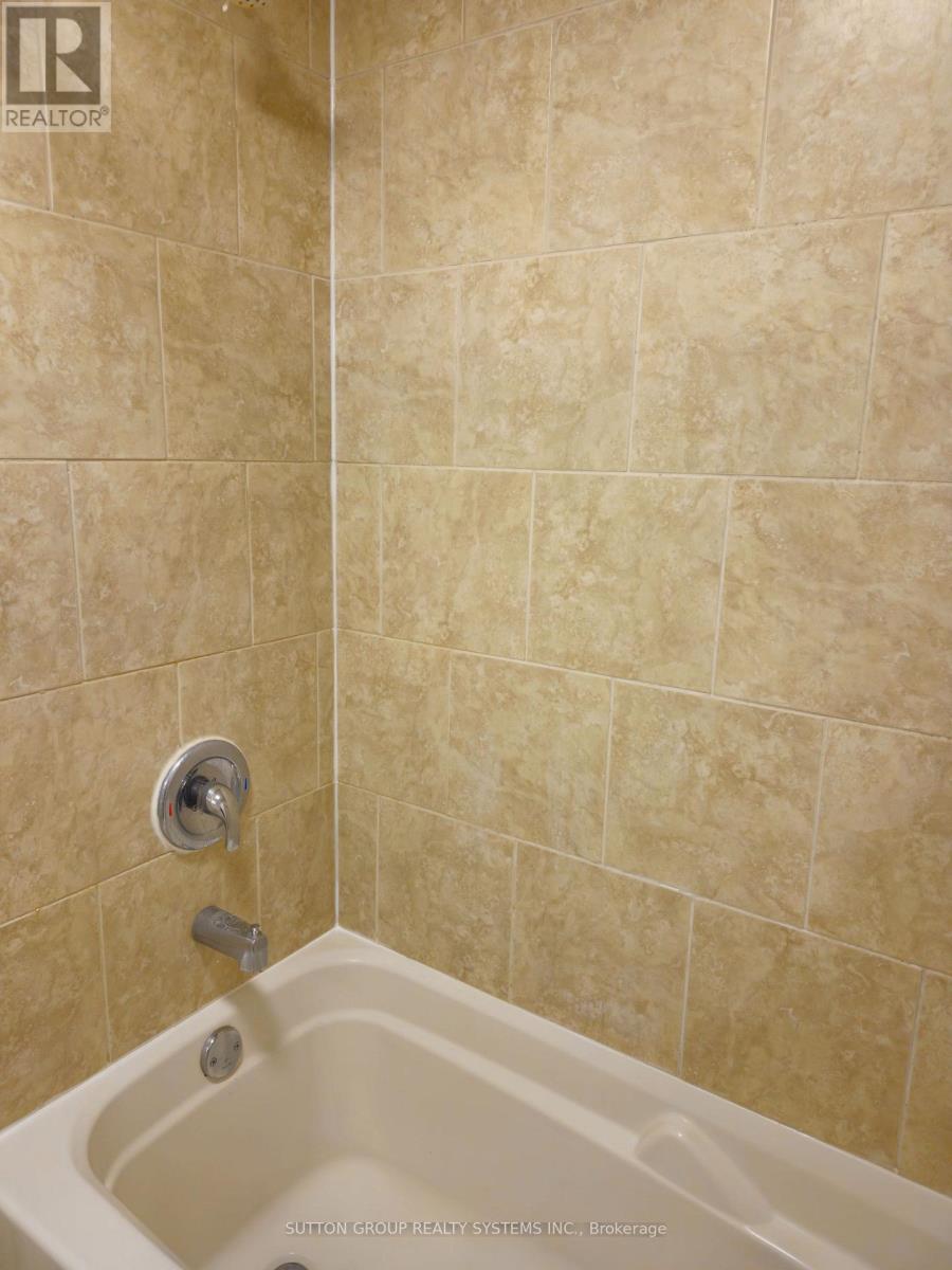 Lower - 8879 Heritage Road, Brampton, Ontario  L6Y 0E4 - Photo 11 - W13654518