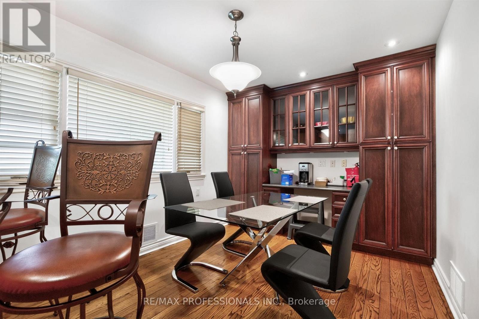 89 Valecrest Drive, Toronto, Ontario  M9A 4P5 - Photo 13 - W13654530