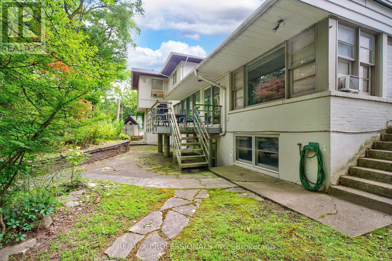 89 Valecrest Drive, Toronto, Ontario  M9A 4P5 - Photo 32 - W13654530