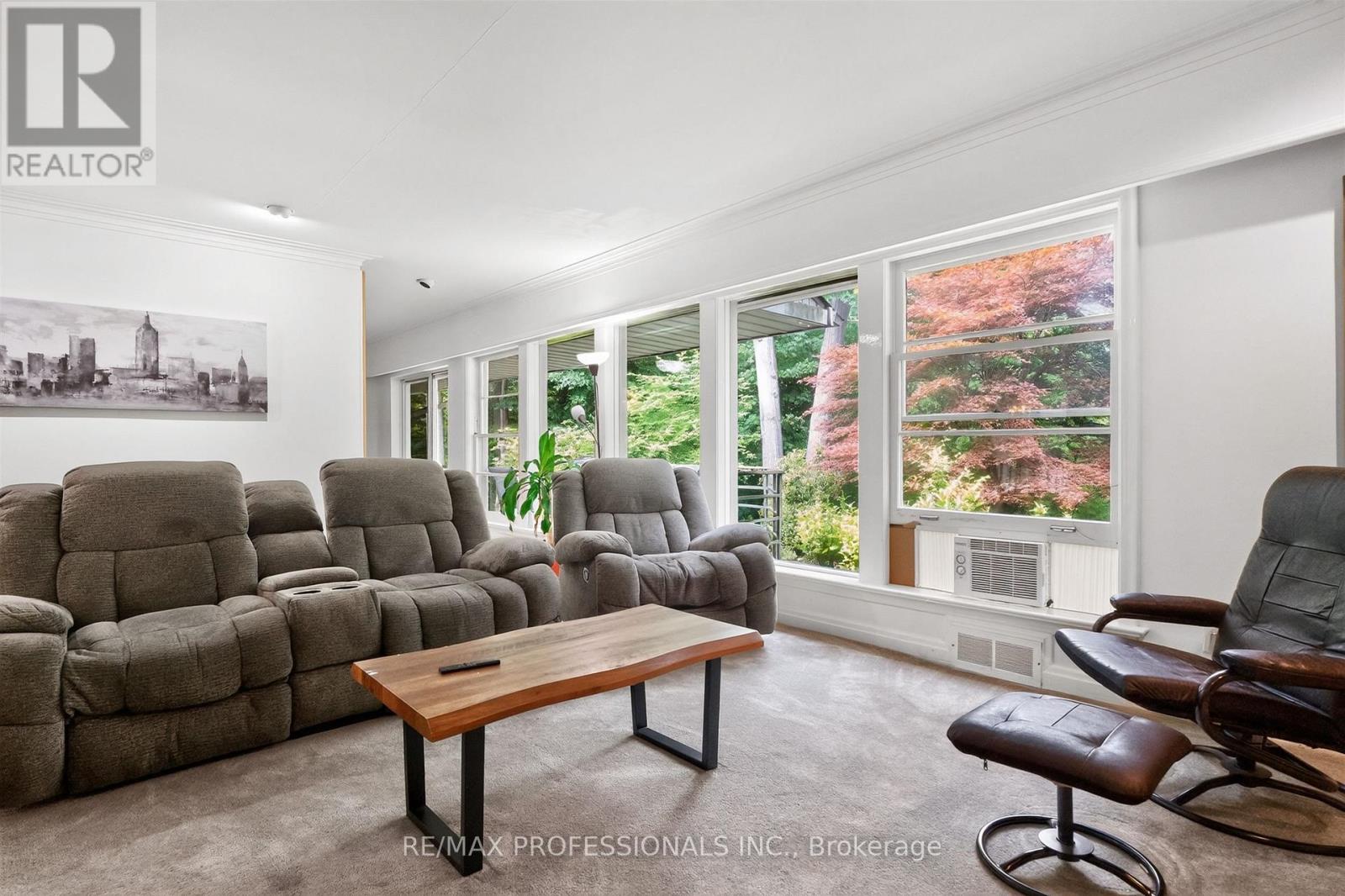 89 Valecrest Drive, Toronto, Ontario  M9A 4P5 - Photo 7 - W13654530