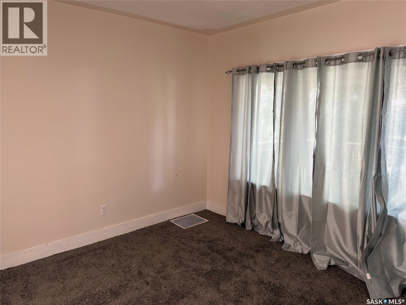1547 Athol Street, Regina, Saskatchewan  S4T 3C9 - Photo 6 - SK045028