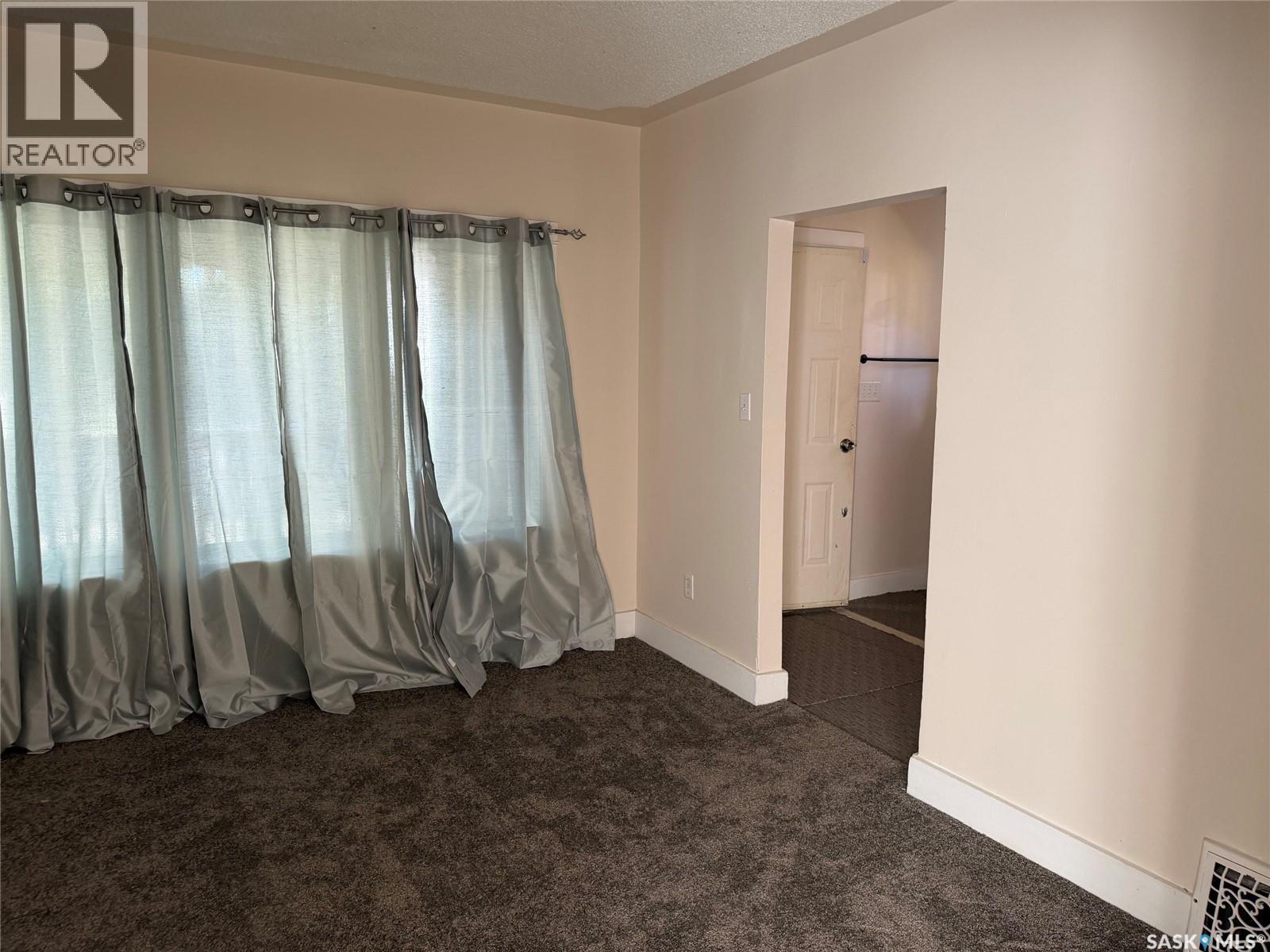 1547 Athol Street, Regina, Saskatchewan  S4T 3C9 - Photo 7 - SK045028