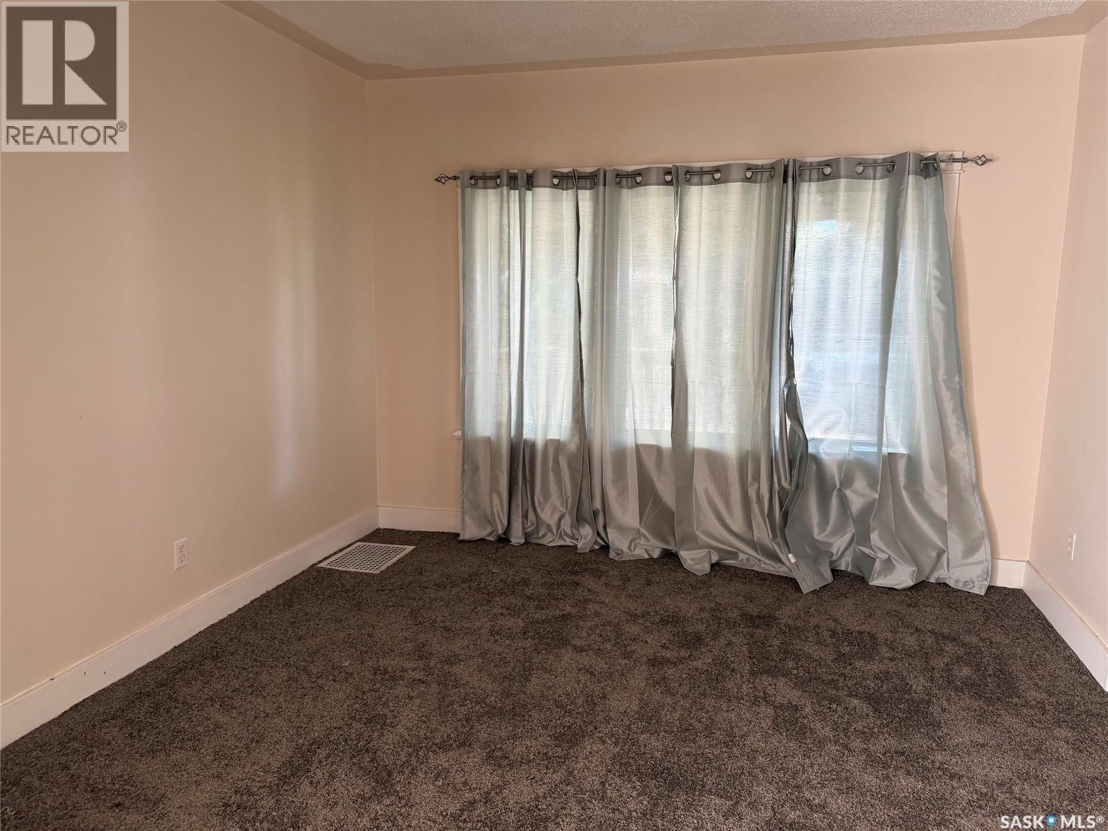 1547 Athol Street, Regina, Saskatchewan  S4T 3C9 - Photo 8 - SK045028