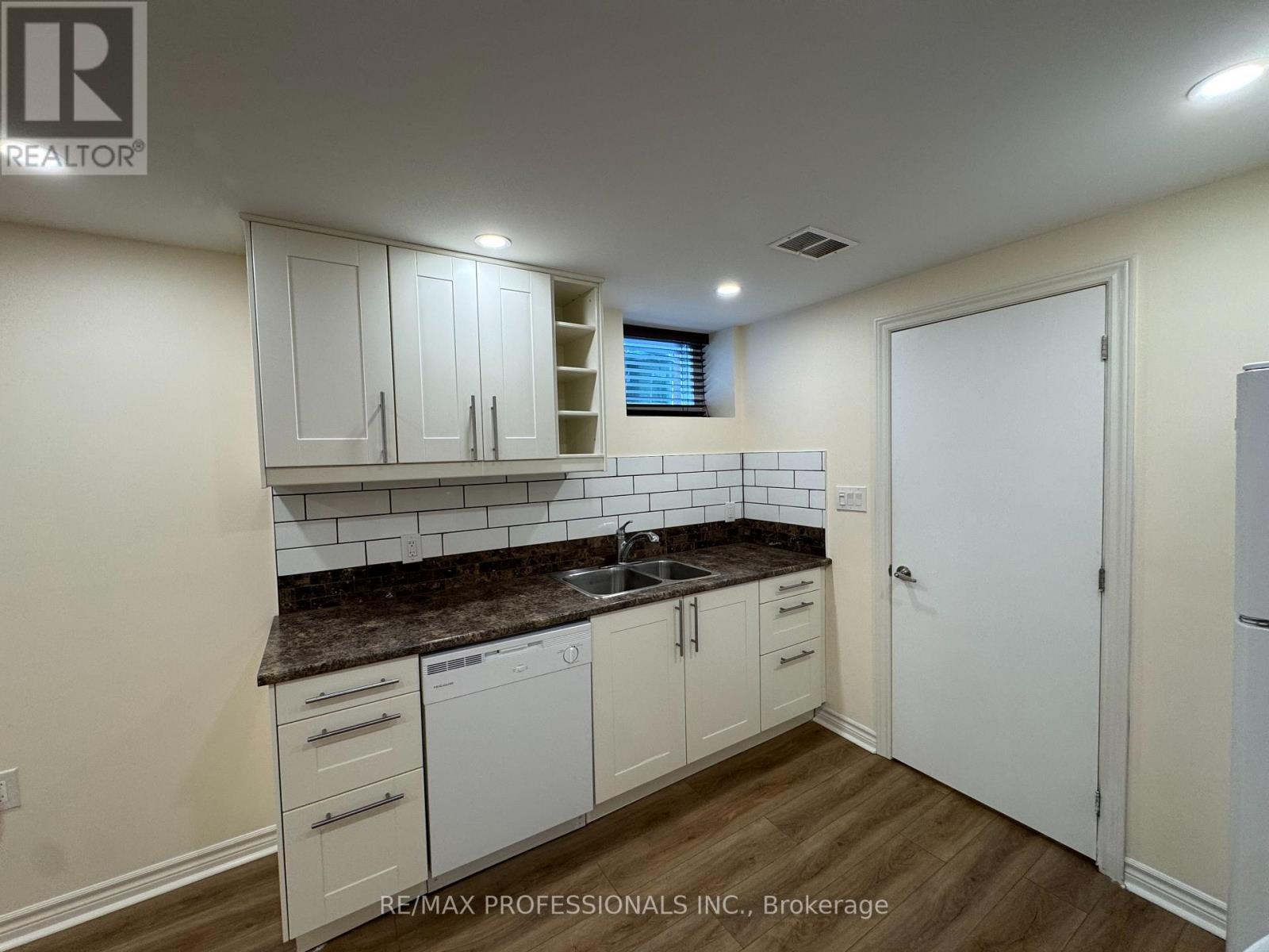 Bsmt - 102 Paulart Drive, Toronto, Ontario  M9B 3V9 - Photo 2 - W13645830
