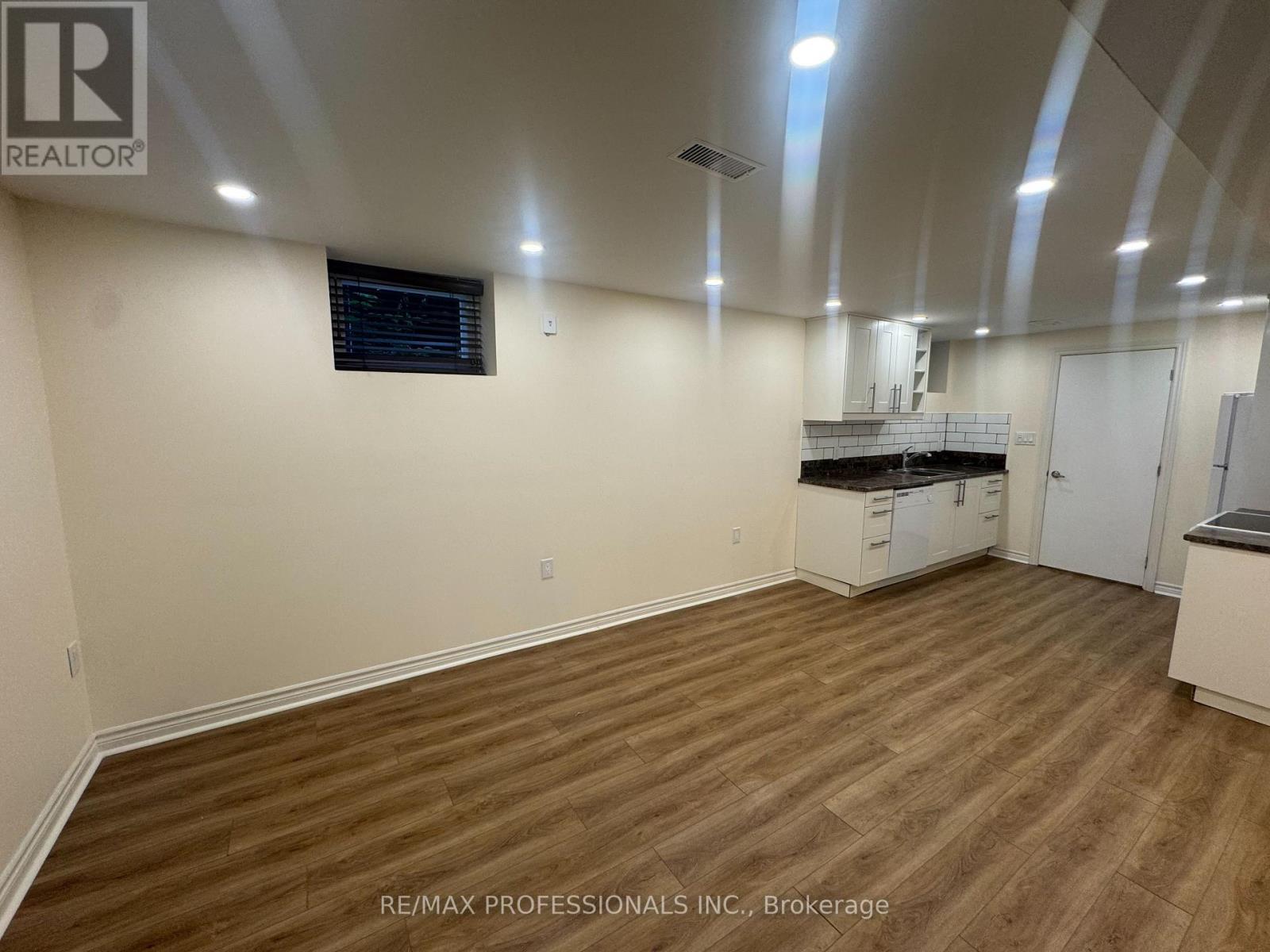 Bsmt - 102 Paulart Drive, Toronto, Ontario  M9B 3V9 - Photo 5 - W13645830