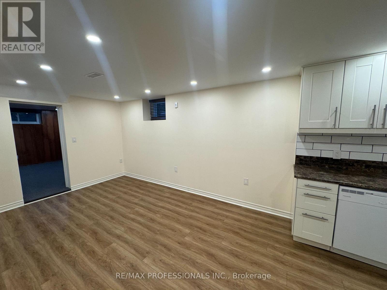 Bsmt - 102 Paulart Drive, Toronto, Ontario  M9B 3V9 - Photo 4 - W13645830