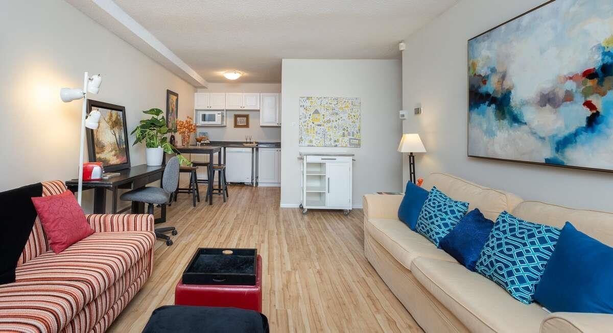 102 15020 North Bluff Road, White Rock, British Columbia  V4B 5A4 - Photo 9 - R3153976