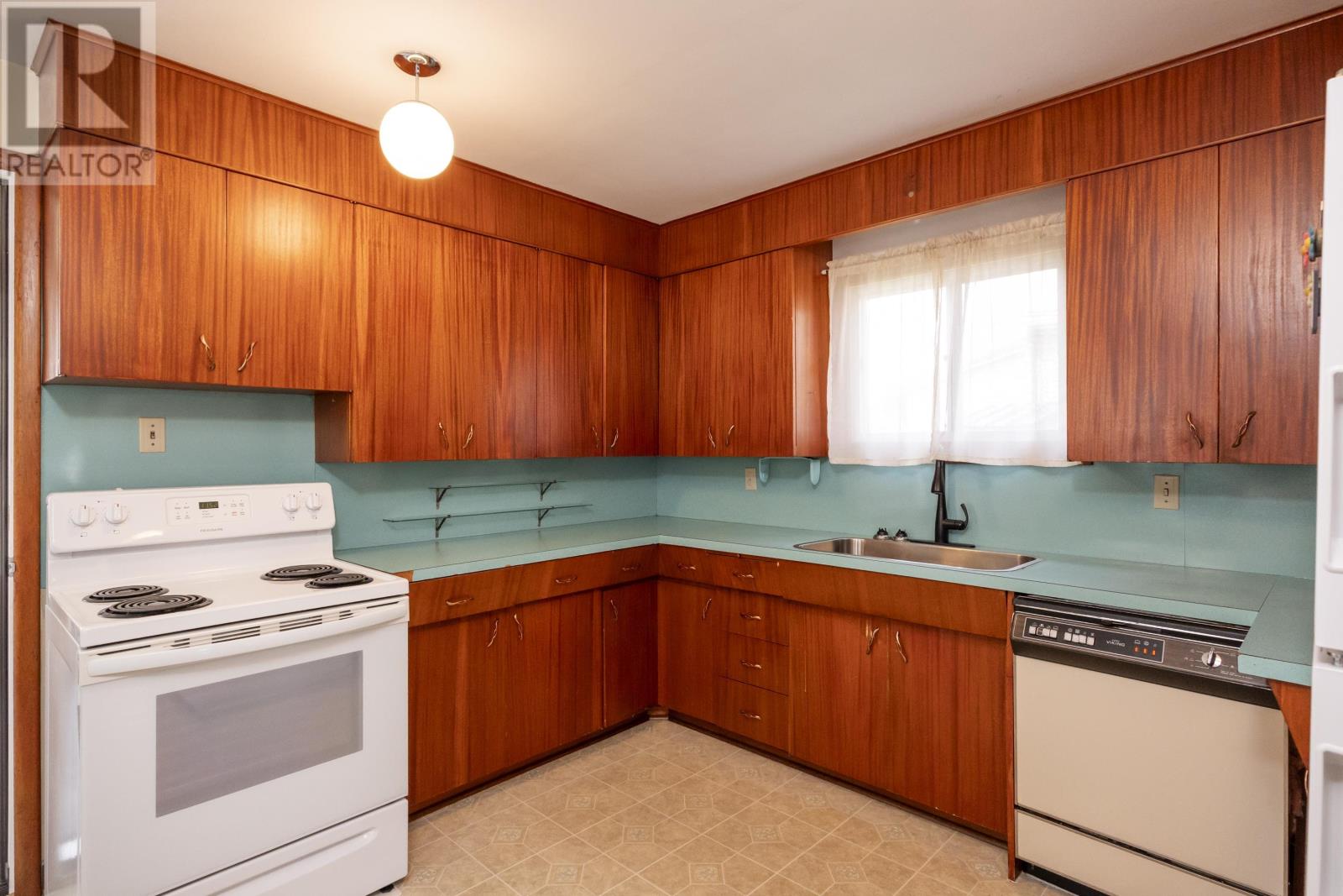 216 Francis St, Thunder Bay, Ontario  P7E 4C2 - Photo 8 - TB2602243