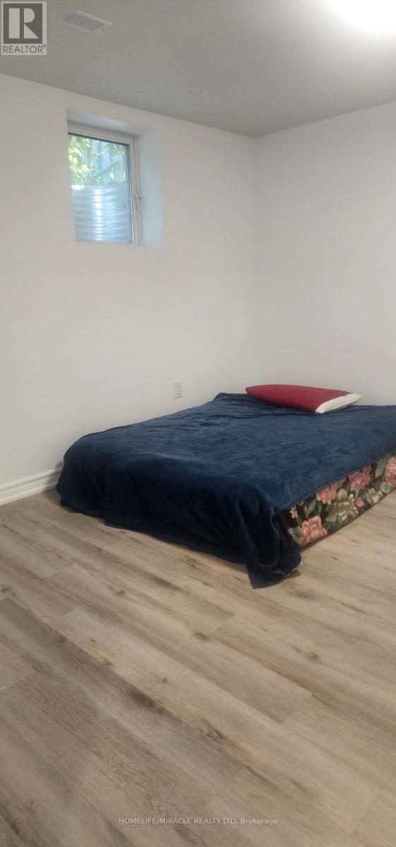 1574 Highbrook Avenue, Mississauga, Ontario L5M 4W1 - Photo 4 - W13653070