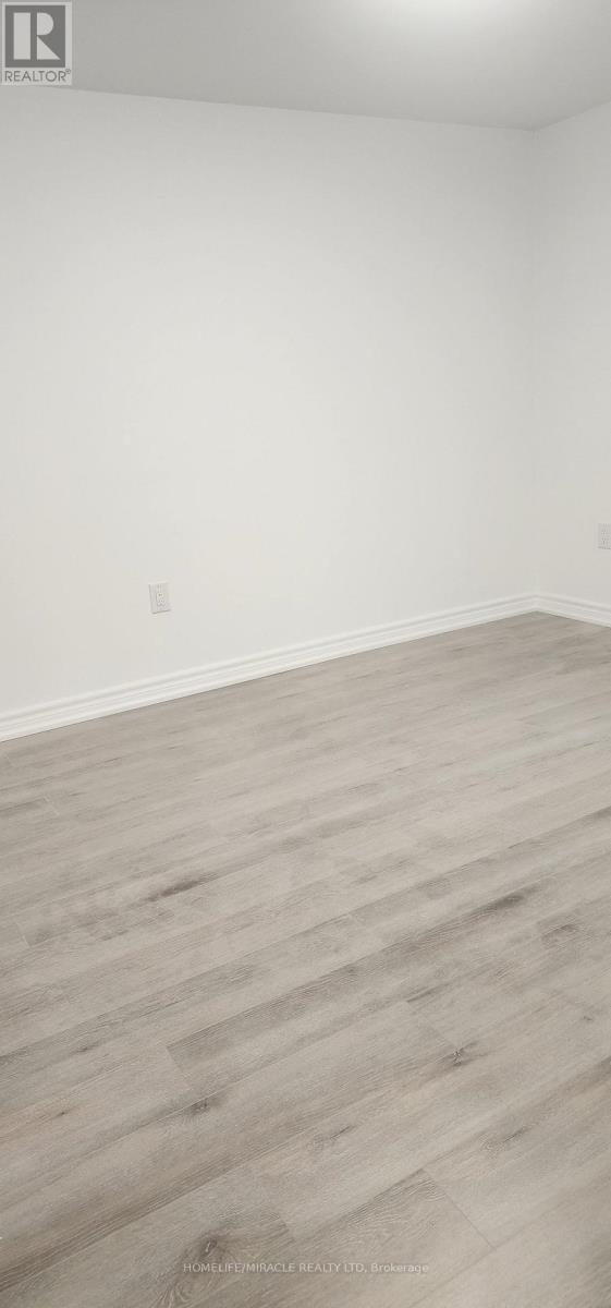 1574 Highbrook Avenue, Mississauga, Ontario L5M 4W1 - Photo 5 - W13653070