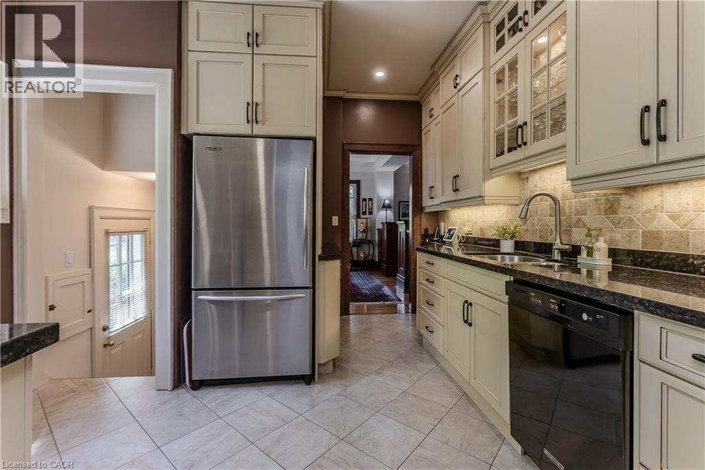569 Locust Street, Burlington, Ontario  L7S 1V7 - Photo 13 - 40851790