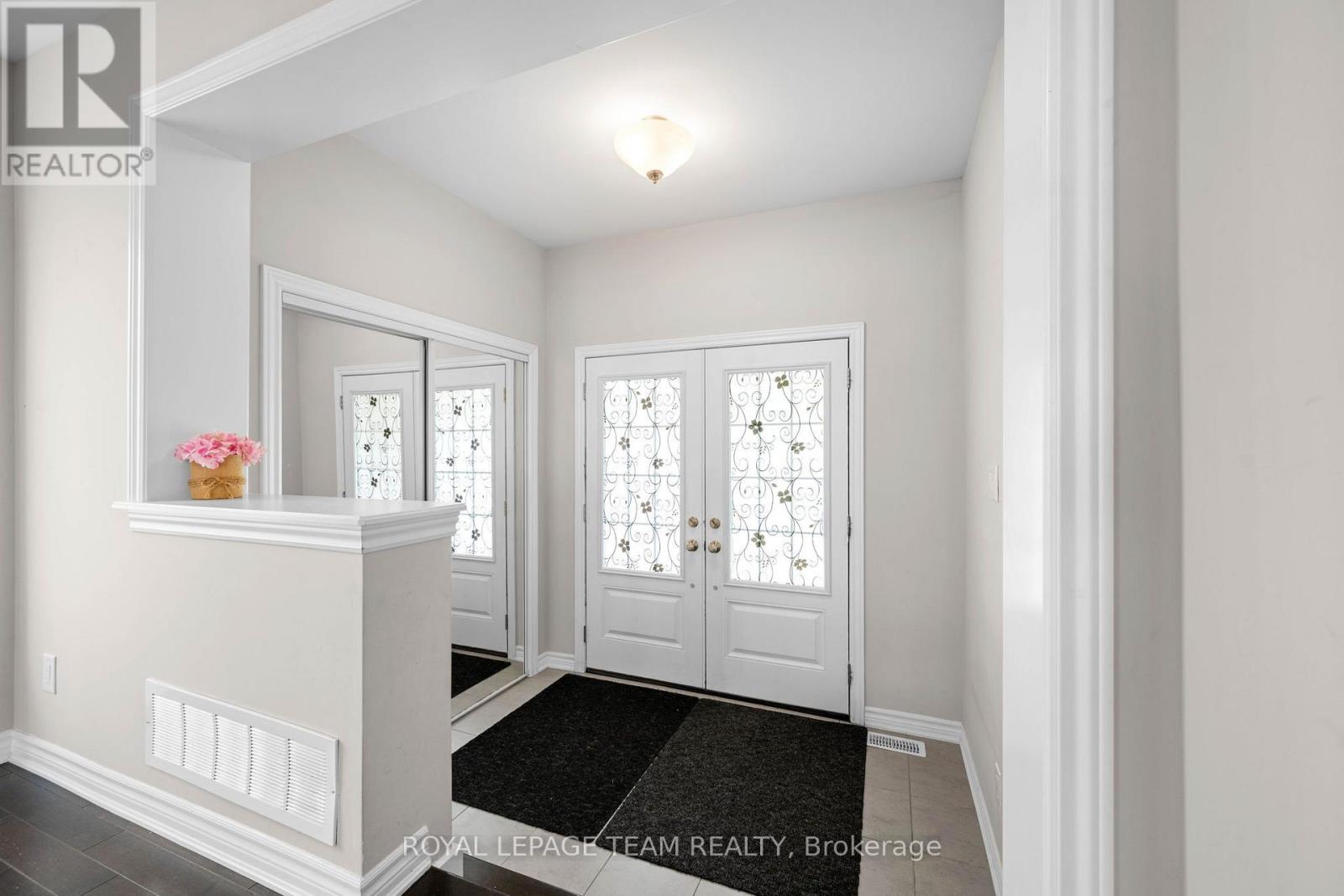 127 Solaris Drive, Ottawa, Ontario K2M 2X4 - Photo 2 - X13654556