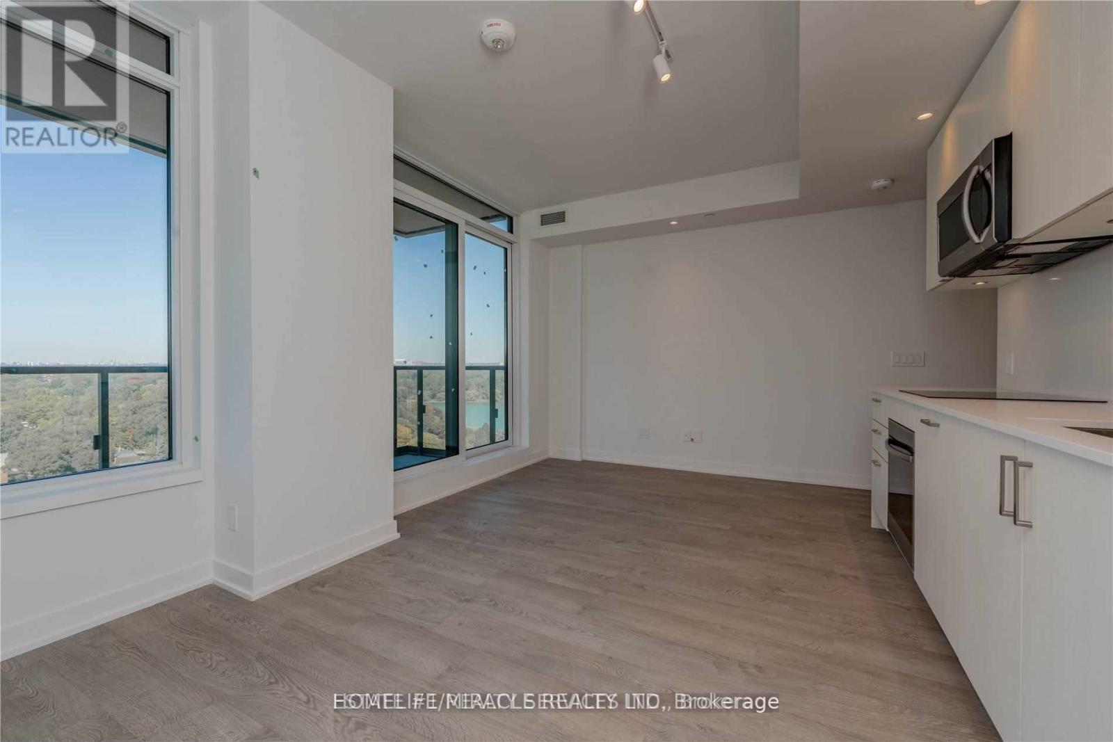 1928 Lakeshore Boulevard W, Toronto, Ontario  M6S 1A1 - Photo 10 - W13654568