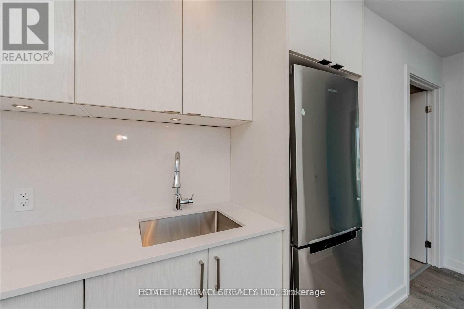 1928 Lakeshore Boulevard W, Toronto, Ontario  M6S 1A1 - Photo 13 - W13654568
